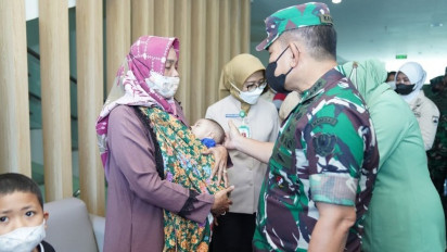 Kunjungi Istri Anggota TNI Korban Penembakan di Semarang, Jendral Dudung: Kopda Muslimin Segeralah Menyerah