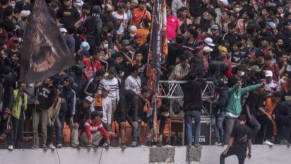 Pagar Pembatas Tribun JIS Ambruk Saat Diresmikan, PSI 'Serang' Anies: Jangan Seolah-olah Gubernur Cuci Tangan