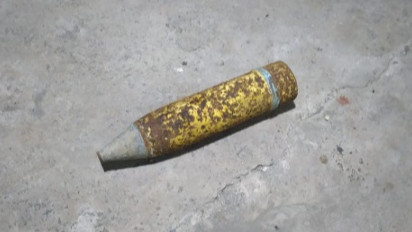 Warga Banyuurip Temukan Mortir Aktif di Pekarangan Bekas Reruntuhan Rumah