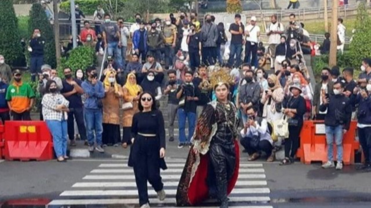 Nah Lo! Cowok-Cowok Kemayu di "Citayam Fashion Week" Bakal Dikirim ke Panti Sosial
            - galeri foto