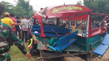 9 Penumpang Odong-Odong Tewas setelah Ditabrak Kereta di Serang