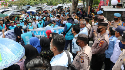 Pengungsi Asal Afghanistan Demo Kemenkumham Riau, Minta Segera Dipindahkan ke Negara Ketiga