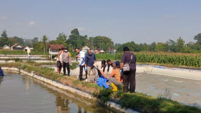 Sempat Menghilang, Seorang Kakek di Blitar Ditemukan Tewas di Dalam Kolam Koi