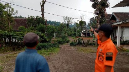 Gunung Raung Erupsi, Jalur Pendakian Ditutup