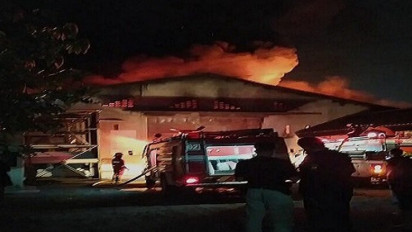 Kabakaran Hebat Melanda Sebuah Gudang Cat di Cemani Grogol Kabupaten Sukoharjo, Belum Diketahui Apa Penyebabnya