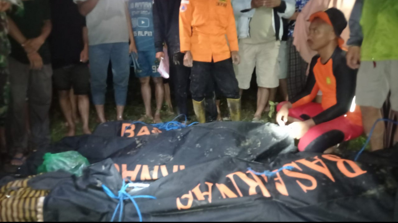 Banjir Bandang Landa Kabupaten Parigi Moutong Sulawesi Tengah, Lima Orang Warga Dikabarkan Meninggal Dunia
            - galeri foto