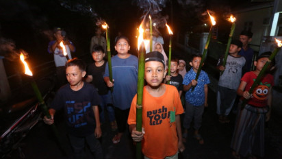 Semarak Tahun Baru Islam 1444 H, Ratusan Warga Aceh Barat Gelar Pawai Obor dan Selawatan Keliling Desa