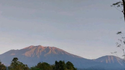 PVMBG Imbau Warga Tidak Beraktivitas di Radius 3 Km dari Puncak Raung