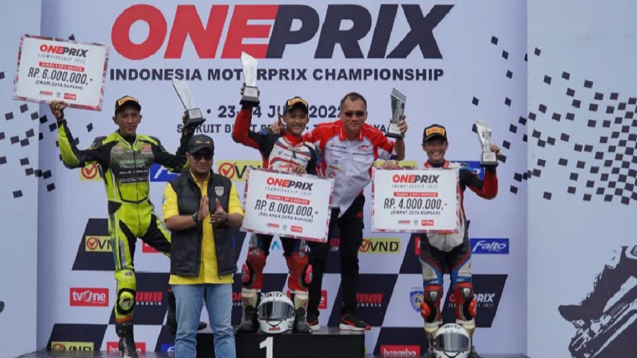 Pelajaran Kelas Novice Oneprix: Jangan Main Aman di Bukit Peusar
            - galeri foto