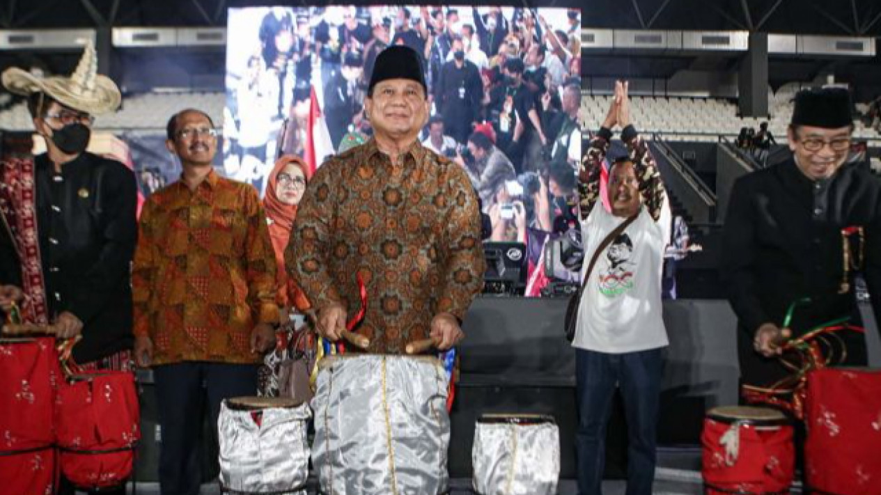 Prabowo Subianto Datang ke Pernikahan Anak Anies Baswesdan, Pengamat: Bentuk Dewasa Berpolitik
            - galeri foto