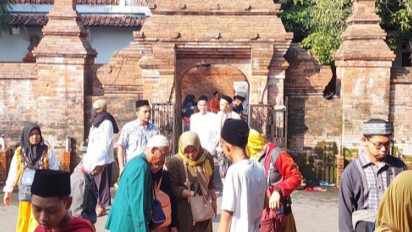 Pengunjung Masjid Menara dan Makam Sunan Kudus Capai 3.000 Orang
