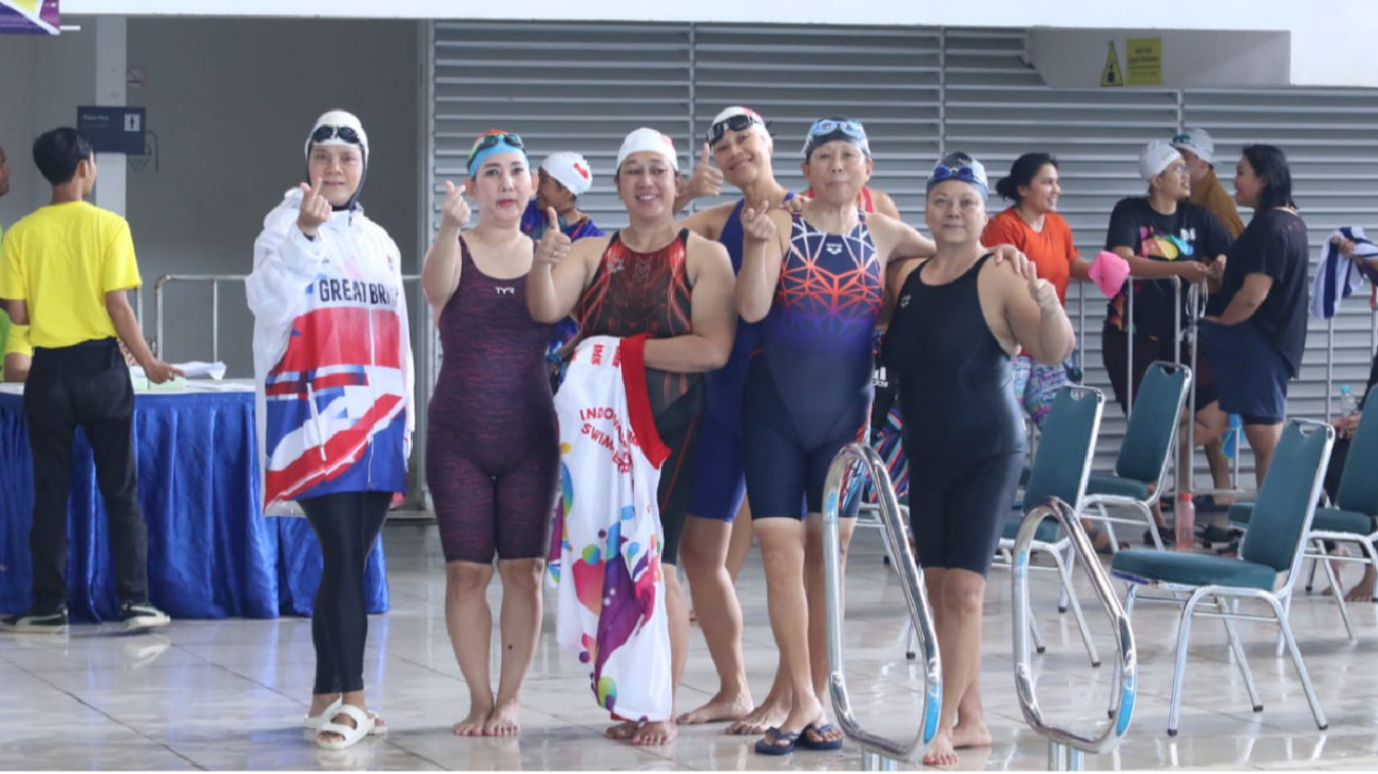 Naikkan Imun, Perenang 82 Tahun Ramaikan Festival Akuatik Indonesia (FAI) 2022
            - galeri foto