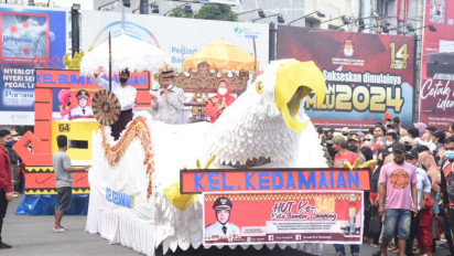 Pawai Budaya dan Mobil Hias Mengundang Perhatian Ribuan Warga Bandar Lampung, Ini Penjelasan Wali Kota Bandar Lampung