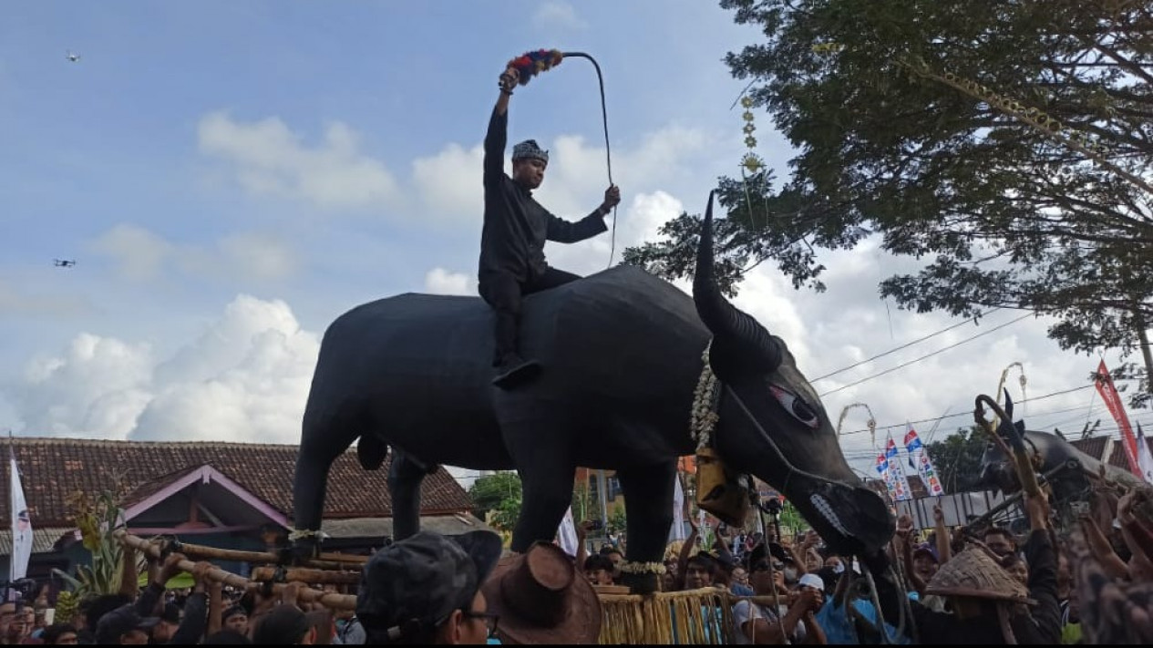 Ritual Kebo-keboan, Diyakini Warga Desa Aliyan Banyuwangi Bisa Mencegah 'Pagebluk'
            - galeri foto