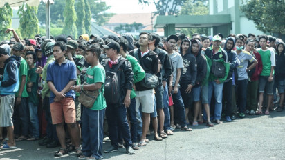 Jelang Laga Persebaya vs Persita Bonek Wajib Tukar Tiket jadi Gelang Demi Keselamatan Bersama, Apa Maksudnya?