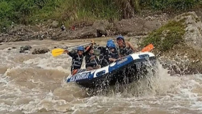 Rafting di Sungai Bodri Yuk! Jeramnya Sungguh Menggoda