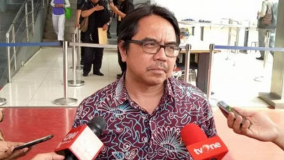 Tegas! Ade Armando Tanggapi Kritikan Netizen Soal Putri Anies Baswedan yang Tak Berjilbab