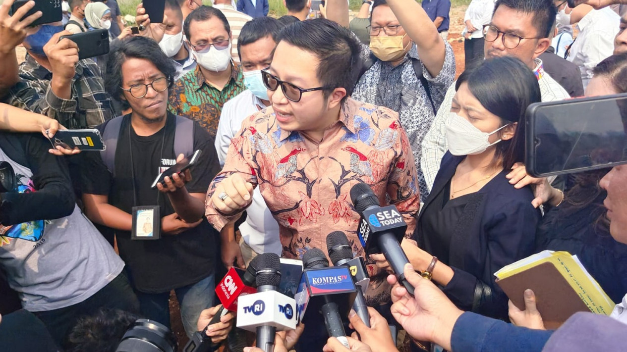 Misteri Kuburan Beras Bansos, Kuasa Hukum JNE: Beras yang Rusak Sudah Diganti
            - galeri foto