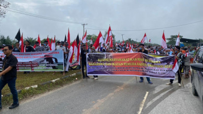 Korban Mafia Tanah, Warga Blokir Jalan Tolak Eksekusi Lahan oleh PN Siak
