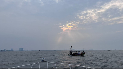 Menikmati Sunset Sambil Keliling Teluk Jakarta Bersama Sunset Five