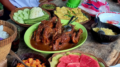 Seperti Ini Gurihnya Ingkung Kluwek, Kuliner Legendaris Asli Watulawang Kebumen