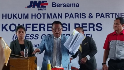 Hotman Paris Bantah JNE Timbun Beras Banpres: Itu Fitnah, Tidak Pernah Menimbun, Itu Dibuang