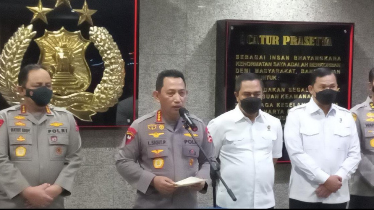 Terungkap! CCTV Rusak di Kompleks Sambo Ternyata Diambil Oknum Polisi, Kapolri Jenderal Listyo Sigit: Semua Akan Didalami 
            - galeri foto