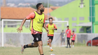 Titus Bonai Masuk PSIS, Siap Buktikan Sebagai Striker Tua-Tua Keladi