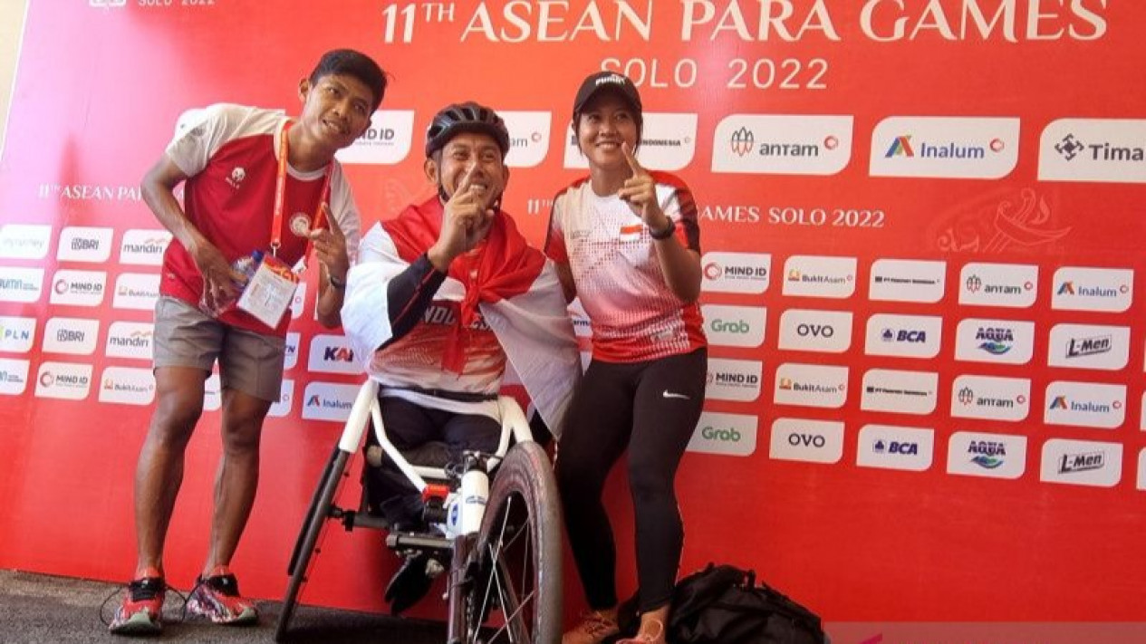 Kompak, Sapto Yogo dan Nanda Mei Persembahkan Total Delapan Emas APG
            - galeri foto