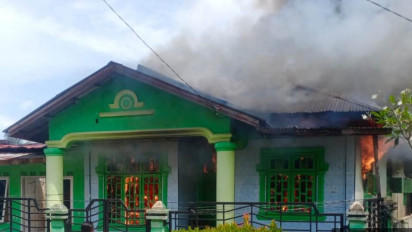 Cucu Ditinggal Sendirian Main Macis, Satu Unit Rumah Terbakar di Tapteng