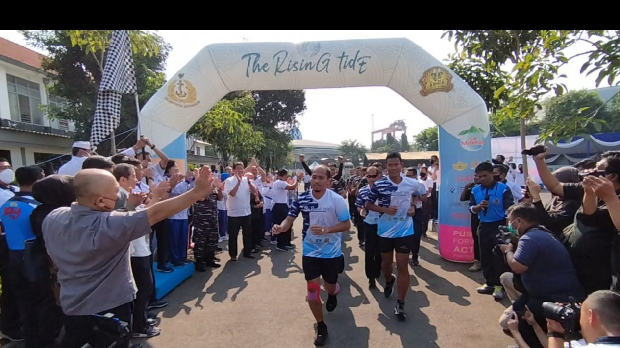 Solo Triathlon Bali-Jawa-Jakarta Dilepas Lantamal V di Surabaya
            - galeri foto