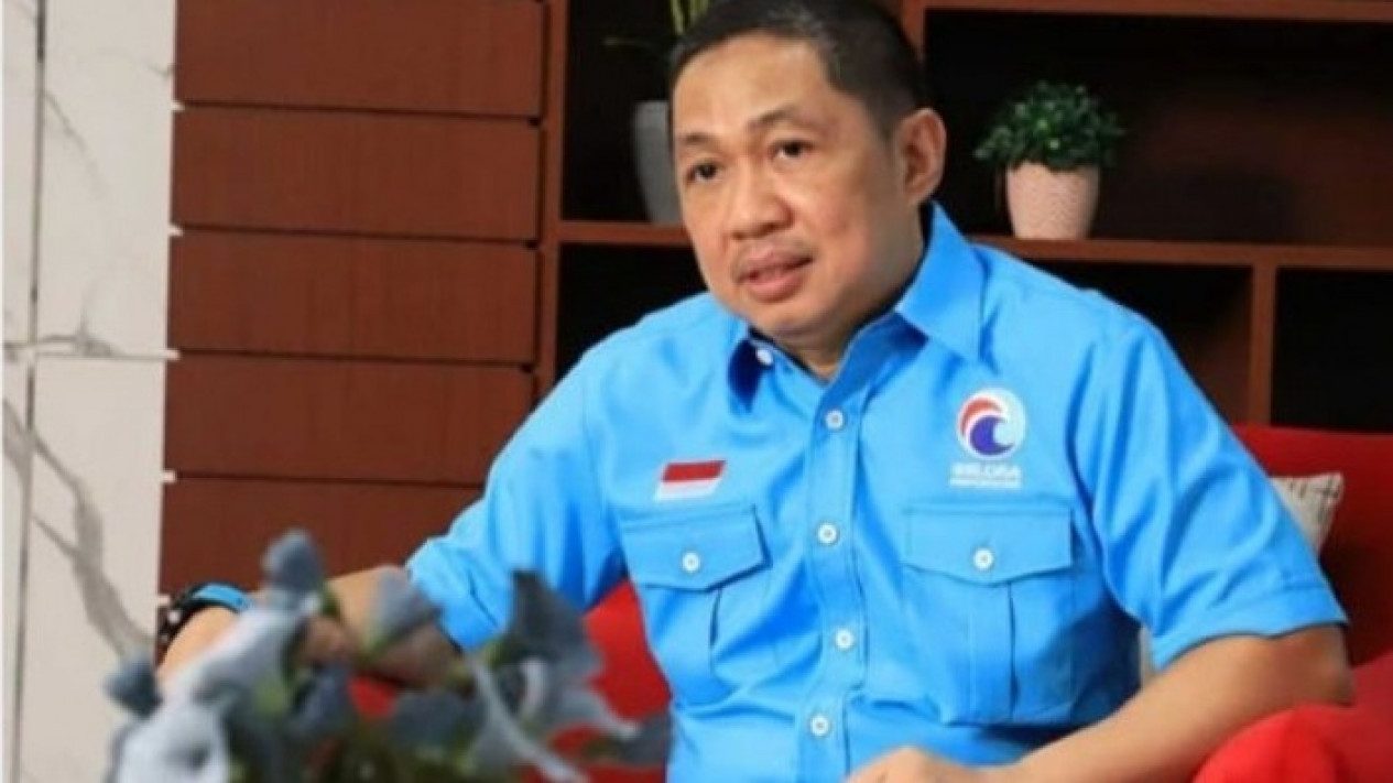 Annis Matta dan Fahri Hamzah Pimpin Pendaftaran Partai Gelora ke KPU Hari Ini
            - galeri foto