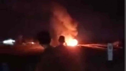 Petugas Identifikasi 4 Korban Minibus Tertabrak Kereta Api di Cirebon