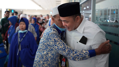 Usai Musim Haji, Aulia Rachman Melepas 413 Jemaah Keberangkatan Perdana Ibadah Umrah