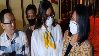 Berwajah Sembab, Begini Pernyataan Lengkap Putri Candrawathi saat Jenguk Ferdy Sambo di Mako Brimob