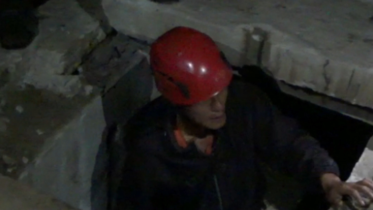 Tega, Ibu Muda Buang Bayinya di Saluran Pembuangan Toilet Umum
            - galeri foto