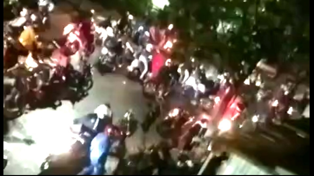 Rombongan Pencak Silat Bentrok dengan Warga di Malang
            - galeri foto