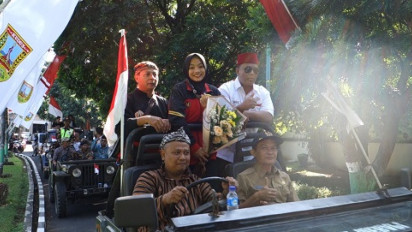 Pesilat Putri Asal Kudus Diarak Keliling Kota Usai Raih Gelar Juara Dunia
