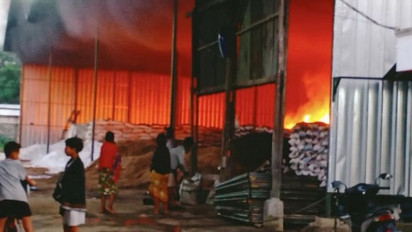 Gudang Penyimpanan Ampas Sawit di Karawang Terbakar, Tak Ada Korban Jiwa tapi Kerugian Capai Puluhan Juta Rupiah