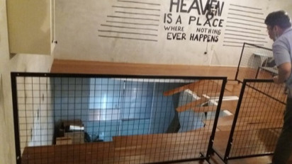 Lantai 3 Kafe Radio Dalam di Purwokerto Ambruk, Ternyata Lantainya Terbuat dari Kayu Tanpa Cor Beton