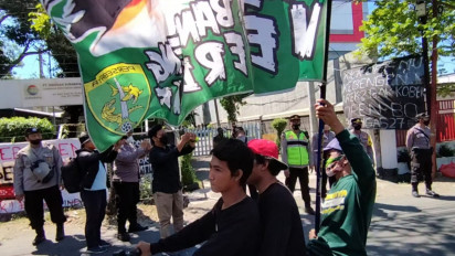 Kantor Indosiar Surabaya Digeruduk Bonek Manis, Jadwal Pertandingan Akhirnya Diubah 