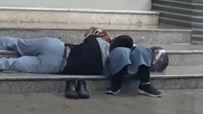 Viral! Dua Pelajar Asyik Pacaran di Teras Masjid di Pekalongan, Kini Diburu Polisi