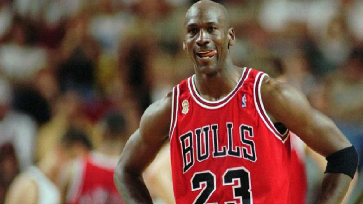 Siapkan 70 Miliar, Lelang Jersey Michael Jordan di Final NBA 1988
            - galeri foto