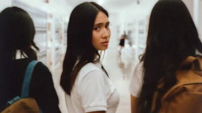 Jadi Trending Topik dan Dikaitkan ke Realita, Niki Zefanya Rilis Single 'High School in Jakarta'