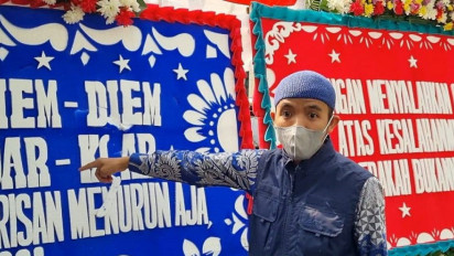 Puluhan Korban Hadiri Sidang Perdana Indra Kenz di PN Tangerang