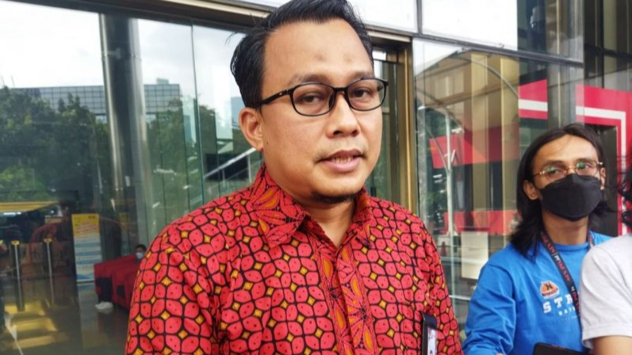 OTT Bupati Pemalang, KPK Tangkap 34 Orang
            - galeri foto