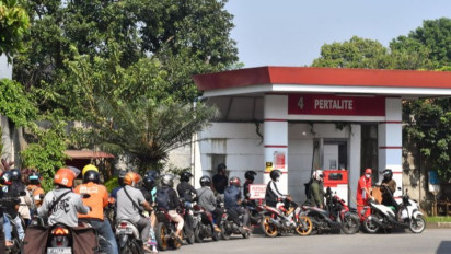 Ekonom UGM Fahmy Radhi Mengusulkan Harga Pertalite Dinaikkan dan Harga Pertamax Diturunkan