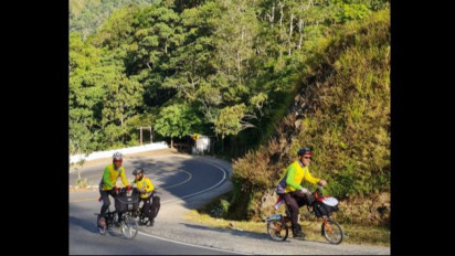 Wow! Empat Pesepeda Usia di Atas 60 Tahun Berhasil Gowes Keliling Pulau Lombok