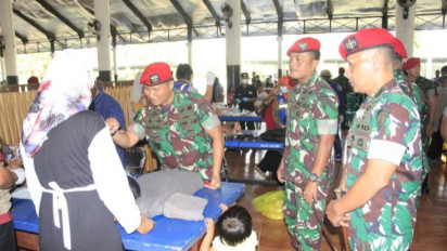 Peringati HUT RI, Kopassus Gelar Sunat Massal
