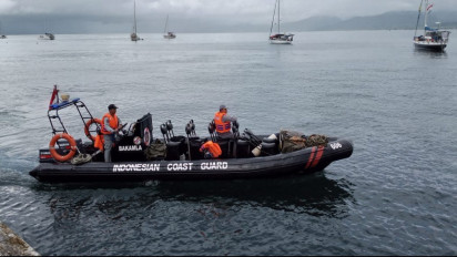 Personel Bakamla Zona Timur Bantu Cari Nelayan Hilang di Perairan Saparua